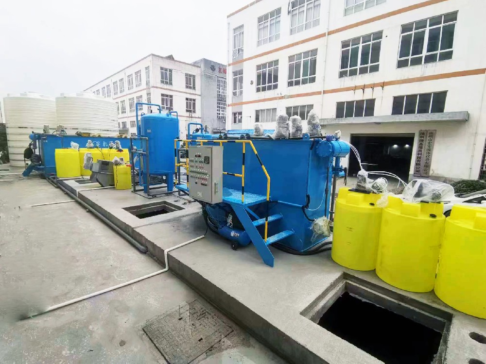 果汁加工業(yè)污水處理設(shè)備——溶氣氣浮機(jī)